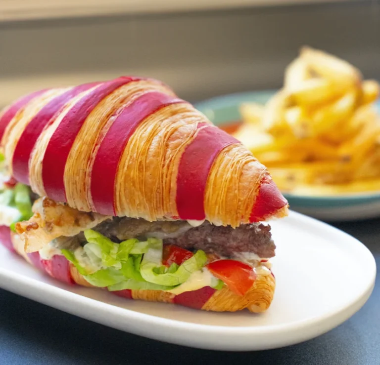 Nasce il Croissant Burger: l’innovazione da Cardinale Milano