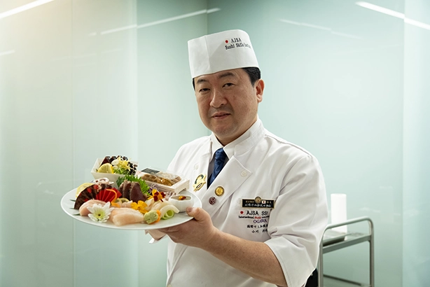 L’arte del sushi a Milano con il Maestro Hirotoshi Ogawa e la poetica del taglio