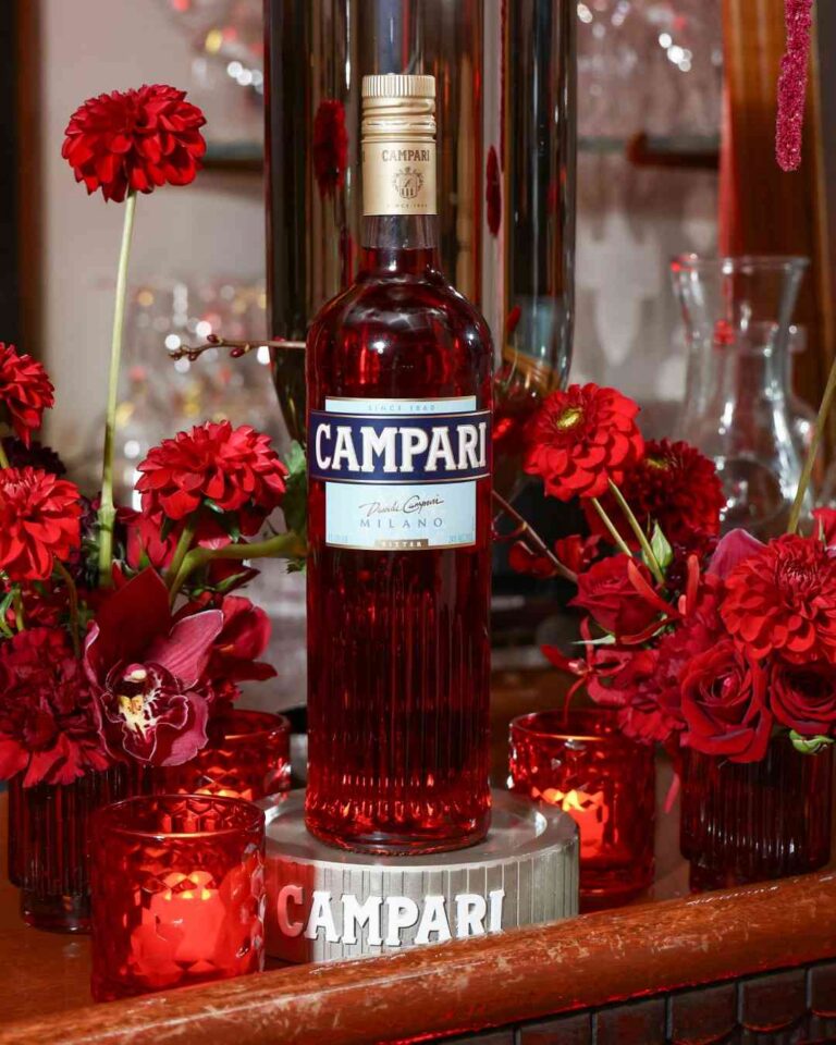 Campari resiste alla crisi degli alcolici: il 2025 si chiude con vendite in crescita e azioni in rialzo