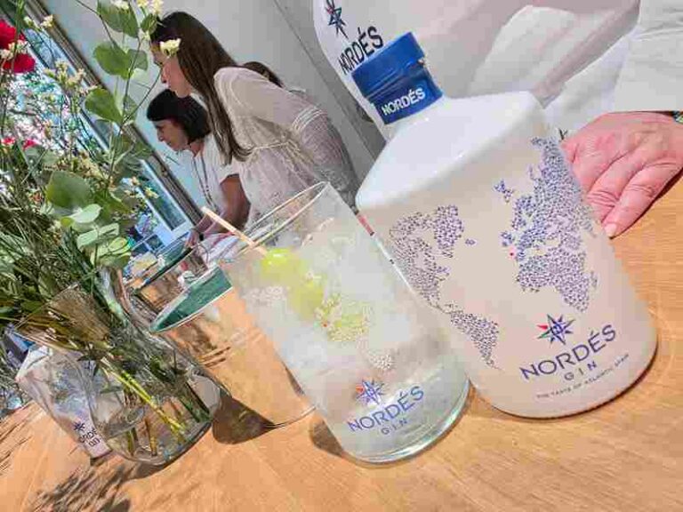 Nordés Gin firma l’anteprima della Floreal Design Experience e porta a Studio Margarita i paesaggi della Galizia