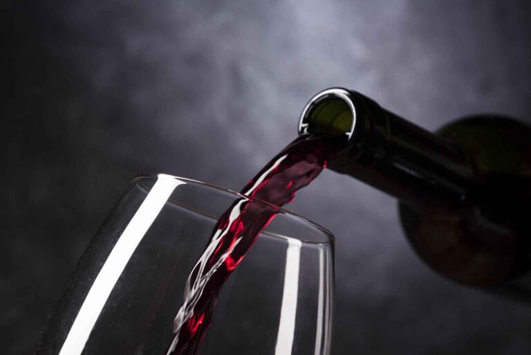 Vino in borsa: tra dazi Usa, inflazione e calo del consumo di alcolici il 2026 eredita le criticità dell’anno passato