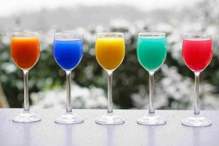 Liquid Revolution: cresce la tendenza del “drink-only” e la richiesta di bevande salutari e alcol free