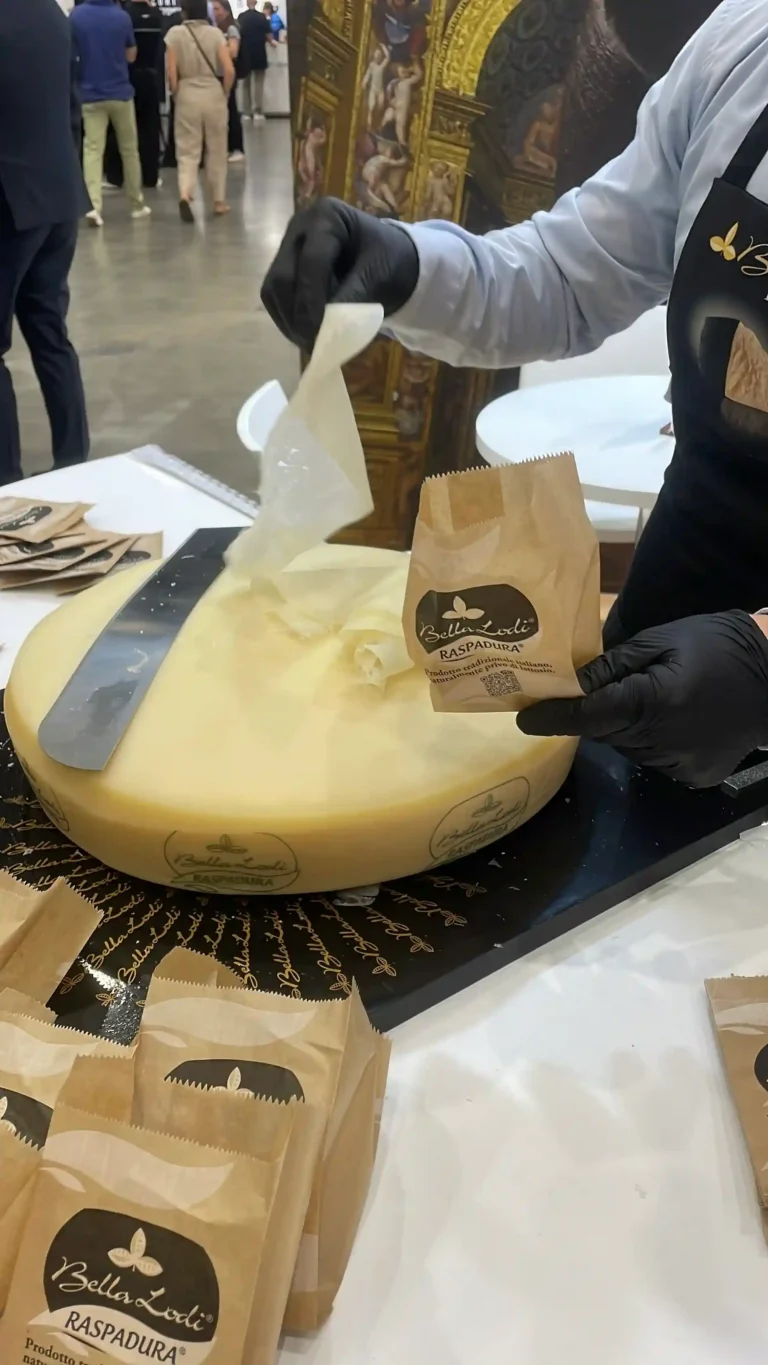 Raspadura Bella Lodi: l’icona della caseificazione lombarda protagonista di Identità Milano 2026